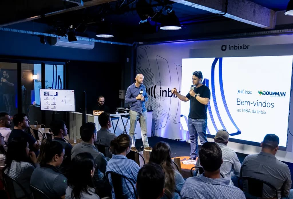Palestra Inbix, palestrante no palco