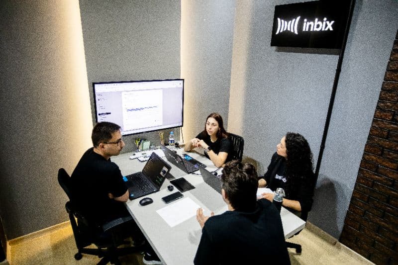 Como a IA influencia cultura e valores nas empresas: 5 sinais